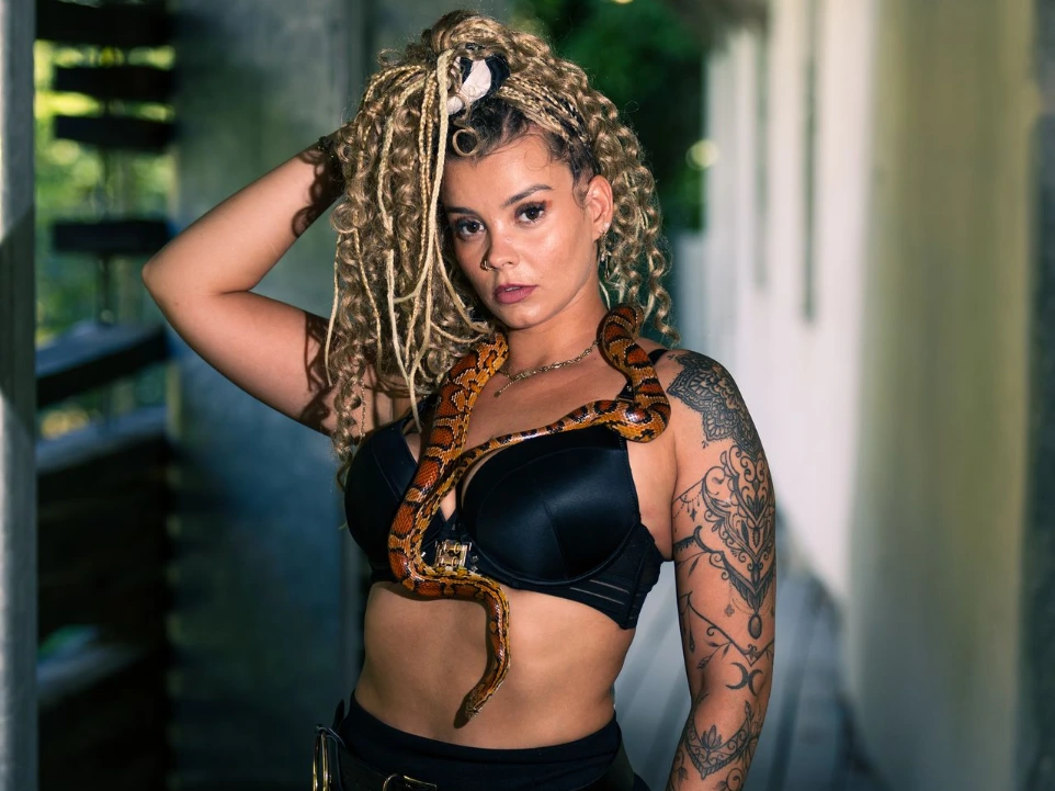 Photographe Shooting femme serpent Haute Savoie